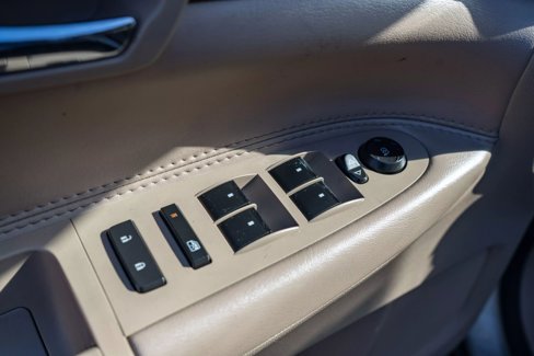 Used 2008 Saturn Outlook XR w/ Premium Trim Package image 16