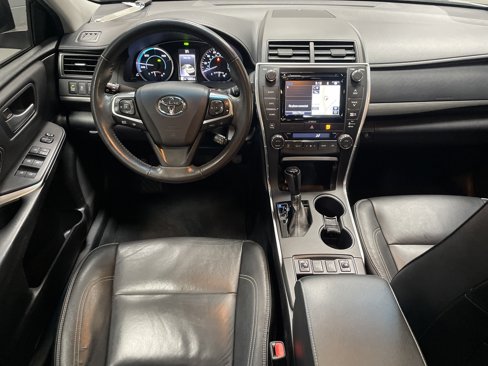 Used 2017 Toyota Camry XLE image 30