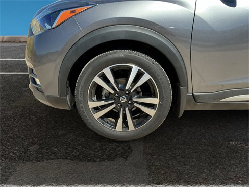 Used 2020 Nissan Kicks SR w/ SR Premium Package image 12
