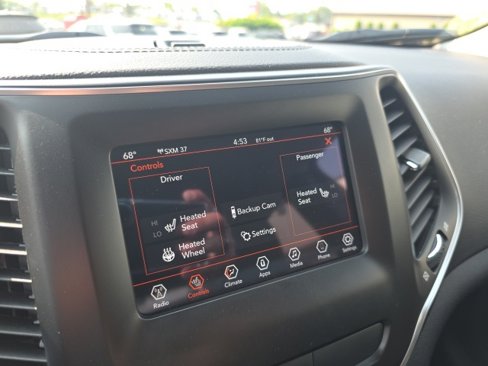 Used 2019 Jeep Cherokee Latitude Plus w/ Comfort/Convenience Group image 24