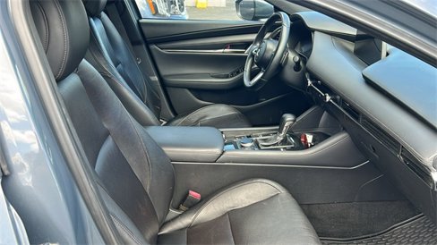 Used 2020 MAZDA MAZDA3 Hatchback w/ Premium Package image 12