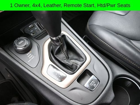 Used 2017 Jeep Cherokee Limited image 30