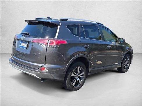 Used 2018 Toyota RAV4 XLE image 5