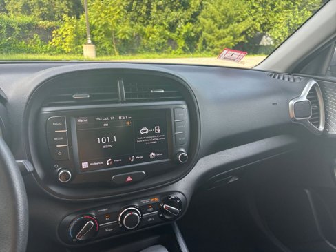 Used 2023 Kia Soul LX w/ LX Technology Package image 33