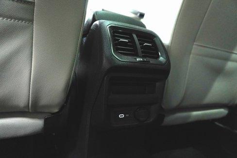 Used 2021 Volkswagen Tiguan SEL w/ 2-Row Tiguan MDO Package image 14