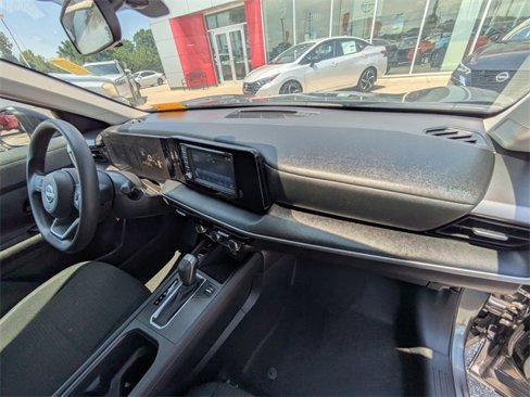 Used 2025 Nissan Kicks S w/ Charging Package image 29