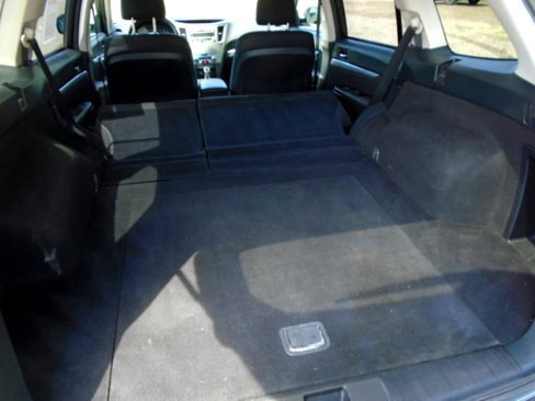 Used 2011 Subaru Outback 2.5i Premium image 12