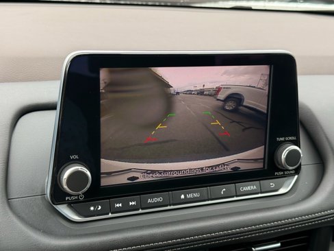 Used 2023 Nissan Rogue S image 20
