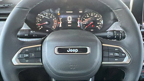 New 2025 Jeep Compass Latitude image 28