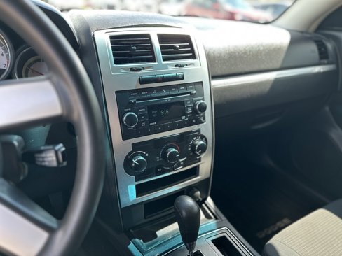 Used 2010 Dodge Charger SXT image 18