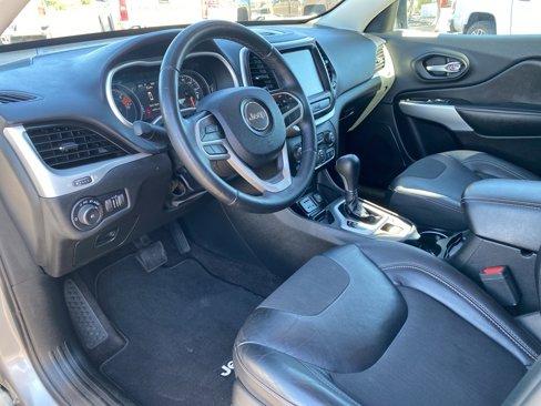 Used 2018 Jeep Cherokee Latitude Plus image 23