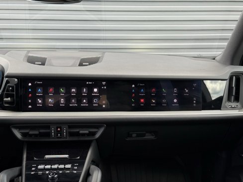 Certified 2025 Porsche Cayenne image 23