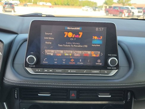 Used 2021 Nissan Rogue SV w/ Premium Package image 15