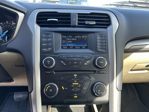 Used 2014 Ford Fusion SE image 20