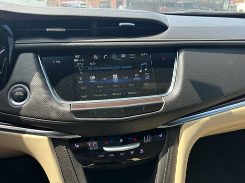 Used 2018 Cadillac XT5 Luxury w/ Driver Awareness Package image 19