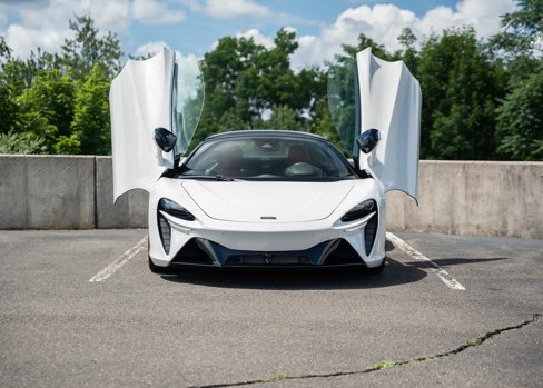 New 2025 McLaren Artura Spider image 8