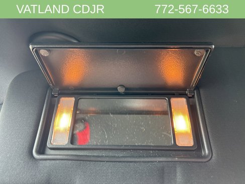 Used 2018 Dodge Charger SXT w/ Blacktop Package image 26