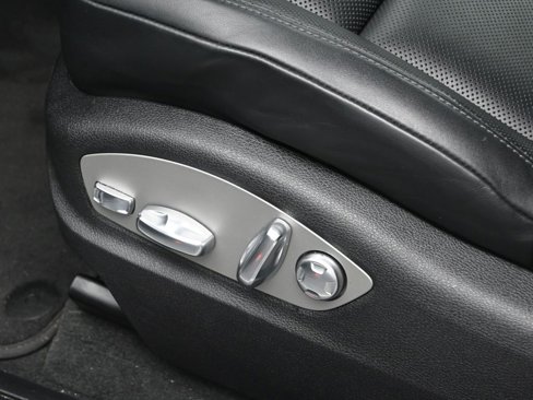 Used 2025 Porsche Macan image 14