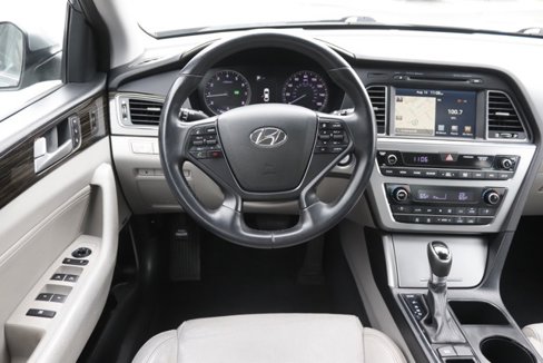 Used 2017 Hyundai Sonata Limited w/ Tech Package 03 image 18