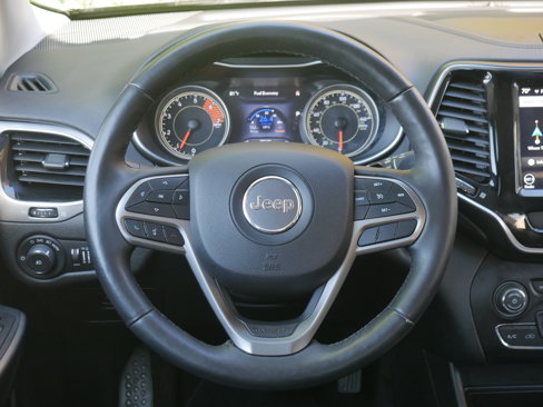 Used 2019 Jeep Cherokee Limited w/ Luxury Group image 7