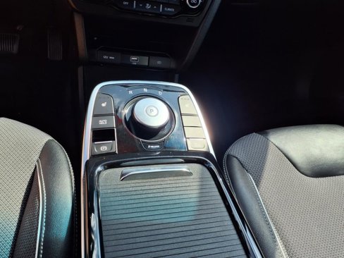 Certified 2022 Kia Niro EX image 19