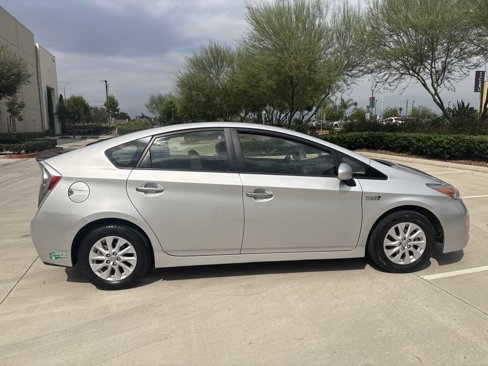 Used 2014 Toyota Prius Plug-In Hybrid image 6