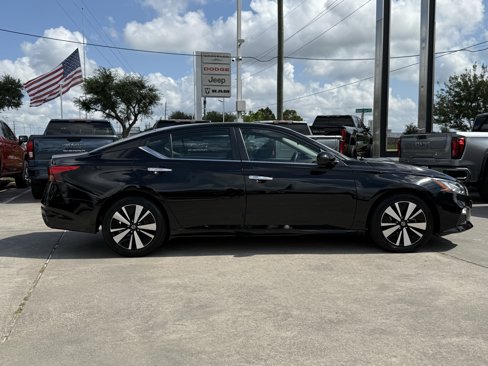 Used 2022 Nissan Altima 2.5 SV image 3