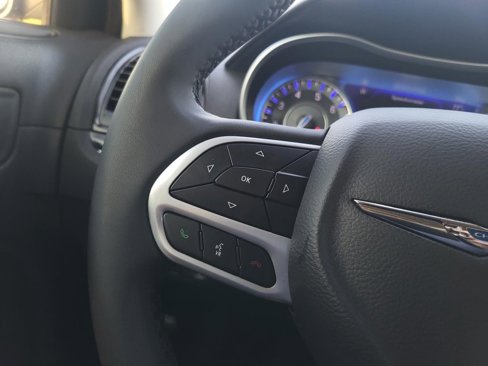 Used 2023 Chrysler 300 Touring w/ Sport Appearance Package image 14