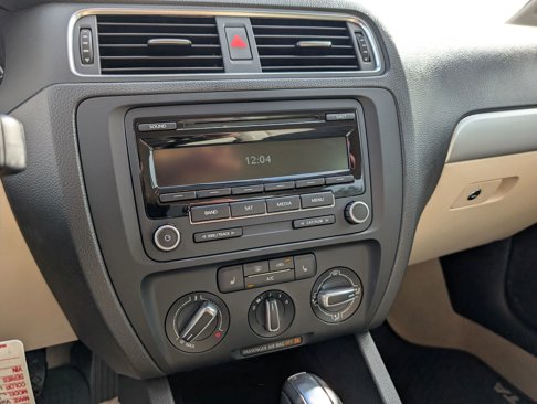 Used 2013 Volkswagen Jetta SE image 14