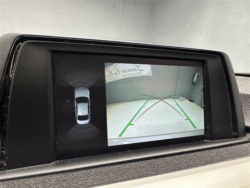 Used 2018 BMW 320i xDrive Sedan w/ Convenience Package image 24