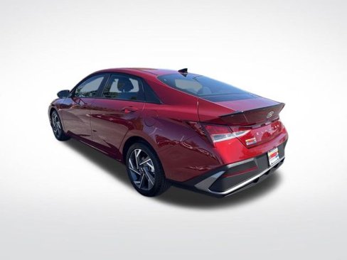 Certified 2025 Hyundai Elantra Sport image 3