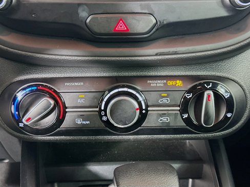 Used 2023 Kia Soul LX w/ LX Technology Package image 23