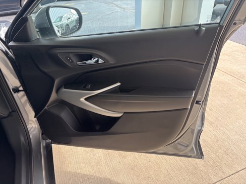 New 2025 Chevrolet Trax LS w/ LS Convenience Package image 30