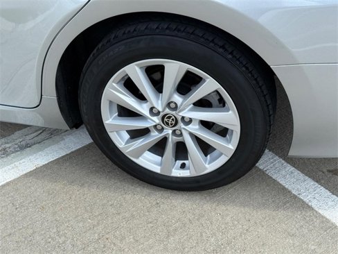 Used 2022 Toyota Camry LE image 6