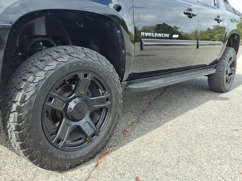 Used 2012 Chevrolet Avalanche LT image 10
