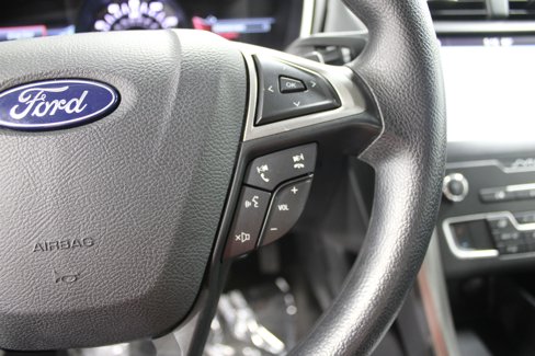 Used 2019 Ford Fusion SE image 11