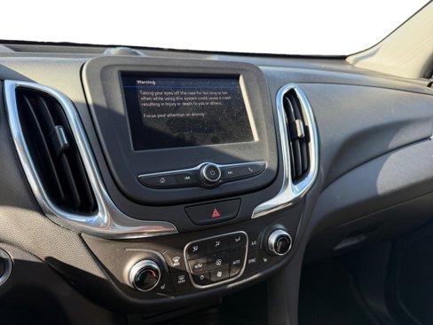 Used 2020 Chevrolet Equinox LT w/ Driver Convenience Package image 12