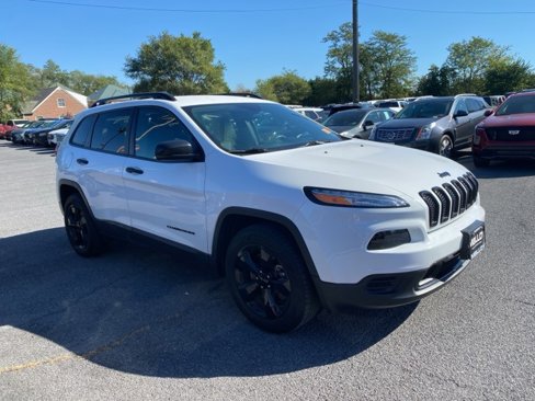 Used 2017 Jeep Cherokee Altitude image 5