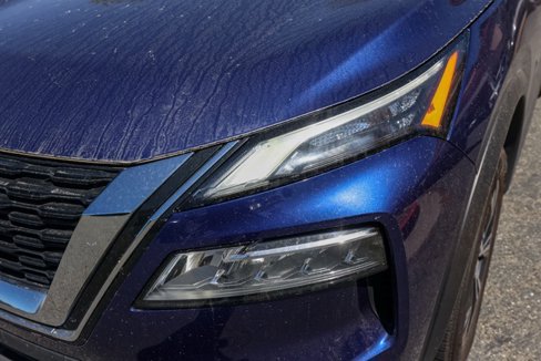 Used 2023 Nissan Rogue SV image 10