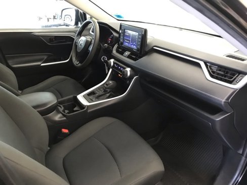 Certified 2021 Toyota RAV4 LE image 15