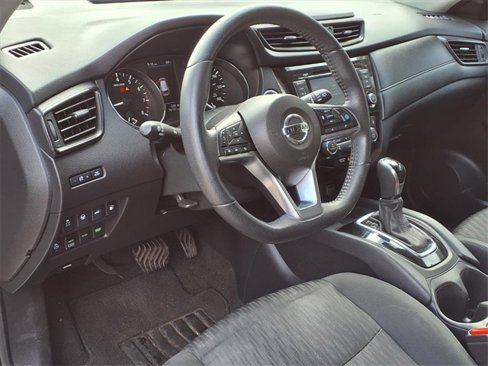 Certified 2020 Nissan Rogue SV w/ Premium Package image 4
