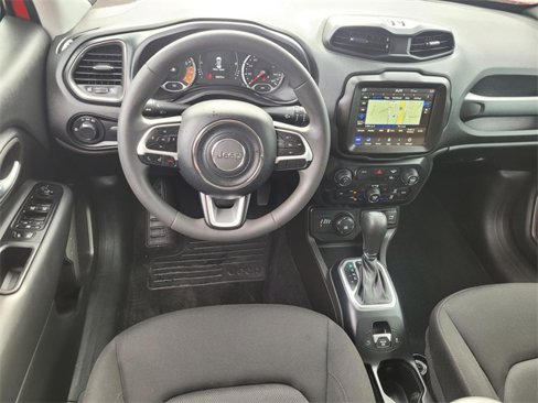 Used 2023 Jeep Renegade Latitude image 13