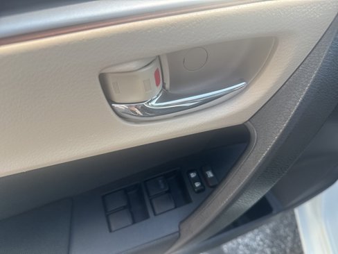 Used 2016 Toyota Corolla LE image 18