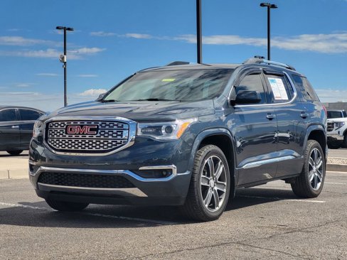 Used 2019 GMC Acadia Denali image 4
