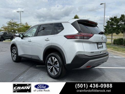 Used 2023 Nissan Rogue SV image 5