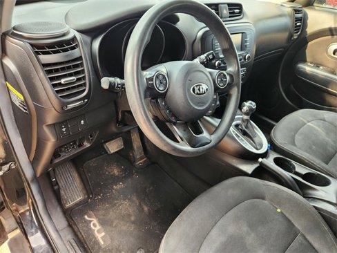 Used 2017 Kia Soul + image 8