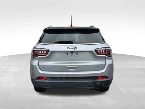 Used 2022 Jeep Compass Limited image 6