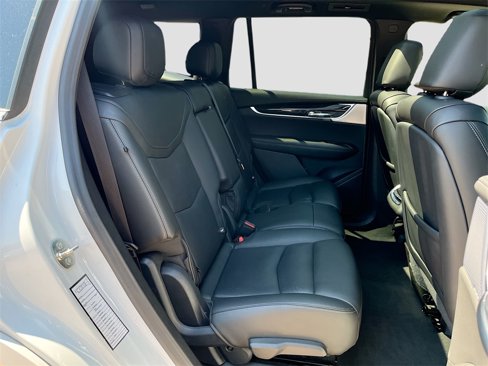 Used 2023 Cadillac XT6 Premium Luxury image 28