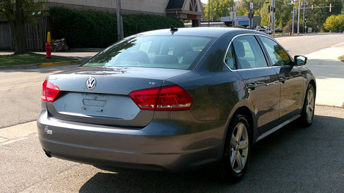 Used 2015 Volkswagen Passat 1.8T Limited Edition image 4