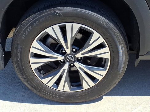 Used 2023 Nissan Rogue SV image 10